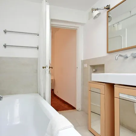 Charming Minerva - My Extra Lejlighed Rom